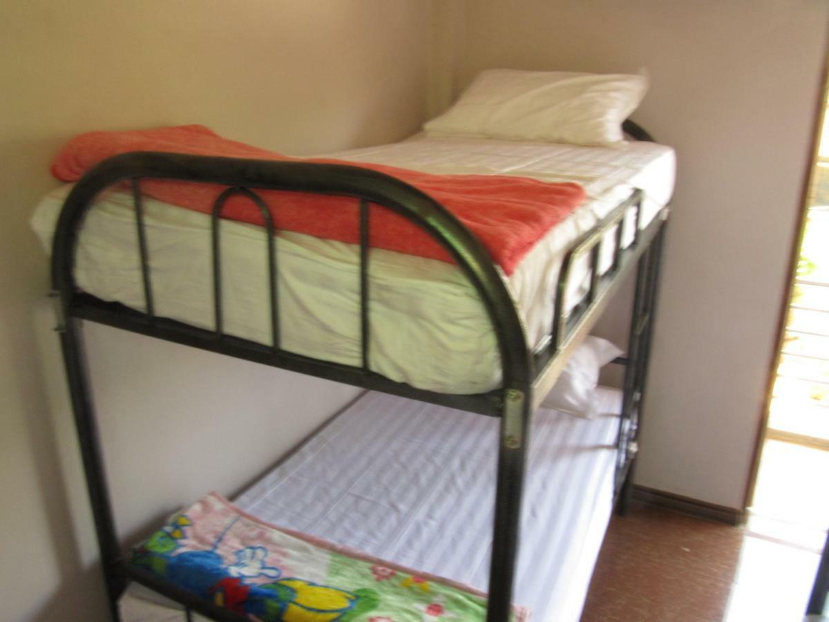 Lux Pillow Hostel Hpa-an Buitenkant foto